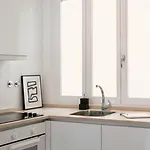 Modern 2-bed With View To Clerigos Tower *