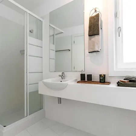 Holiday home Modern 2-bed With View To Clerigos Tower Porto