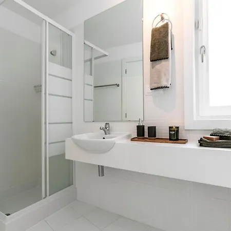 Holiday home Modern 2-bed With View To Clerigos Tower Porto