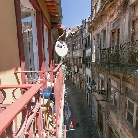 Modern 2-bed With View To Clerigos Tower Holiday home Porto