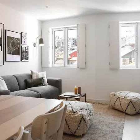 Modern 2-bed With View To Clerigos Tower Holiday home Porto