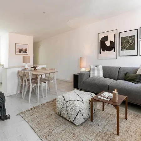 Modern 2-bed With View To Clerigos Tower 度假居 *