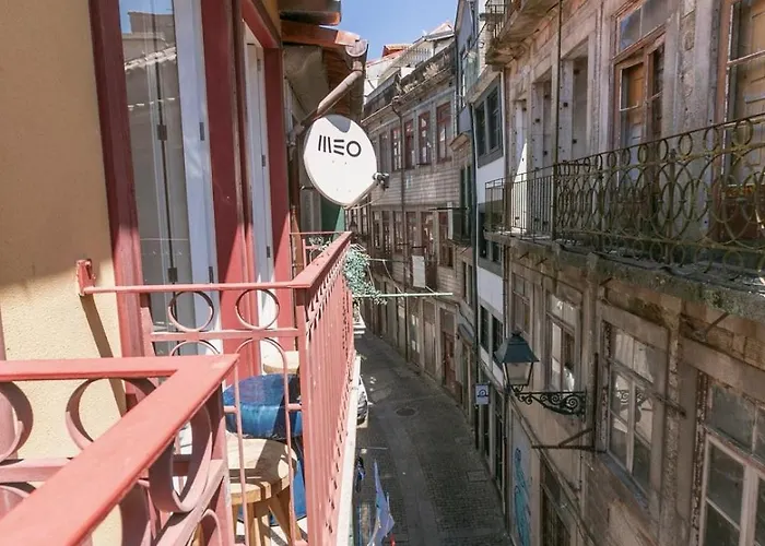 Modern 2-bed With View To Clerigos Tower Holiday home Porto