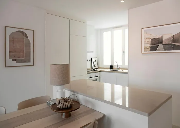 Feriehus Modern 2-bed With View To Clerigos Tower Porto