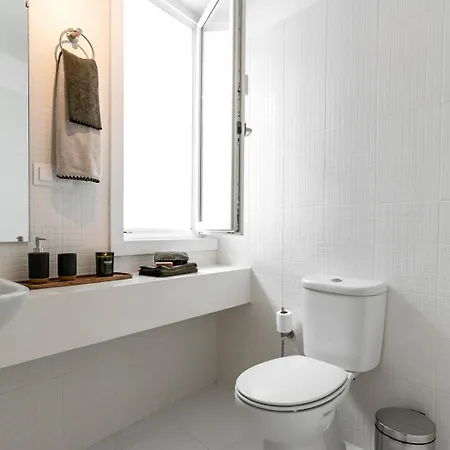 Modern 2-bed With View To Clerigos Tower